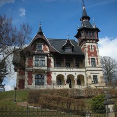 Villa mit Gartenpavillon, Einfriedung und Villengarten Adorfer Straße 20