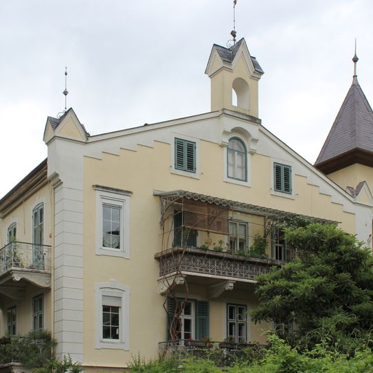 Carduccistraße 22-26