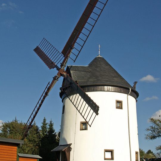 Turmwindmühle und Fachwerkhaus Mittelhof 175a; 175b