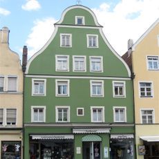 Wohn- und Geschäftshaus