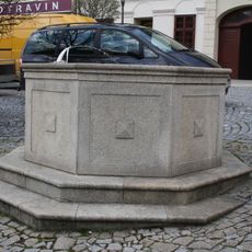 Fontána na Masarykově náměstí v Náměšti nad Oslavou
