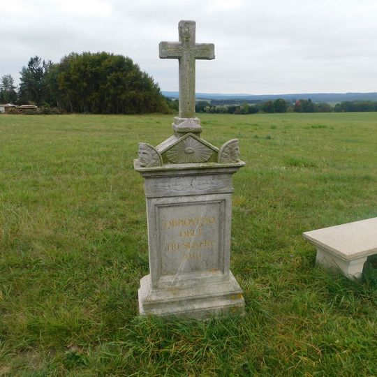 Kříž v lokalitě Na haldě ve Třech Sekerách