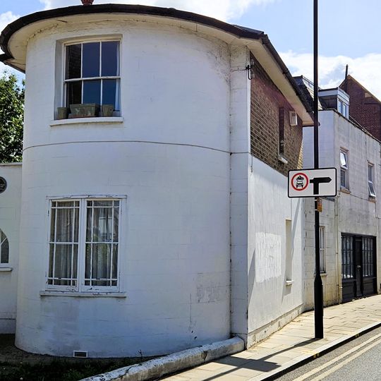 8, Lordship Road N16