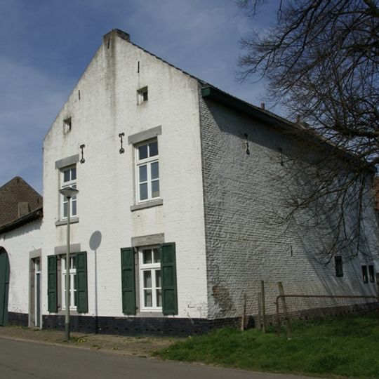 Van Akenweg 80, Maastricht