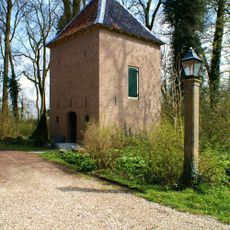Huis te Linschoten: duiventoren