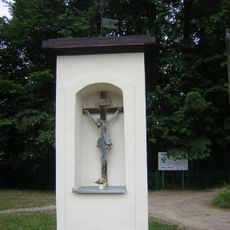 Kapliczka, na placu kościelnym