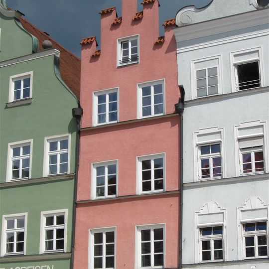 Wohn- und Geschäftshaus