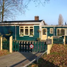 Dienstwoning bij zwemvijver "Tuindorp"