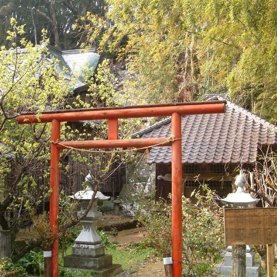 Tsukiyama-jinja