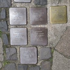 Stolperstein en memoria de Robert Loe