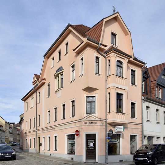 Mietshaus in Ecklage und in geschlossener Bebauung Klostergasse 23