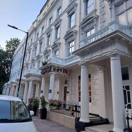 Queens Park Hotel