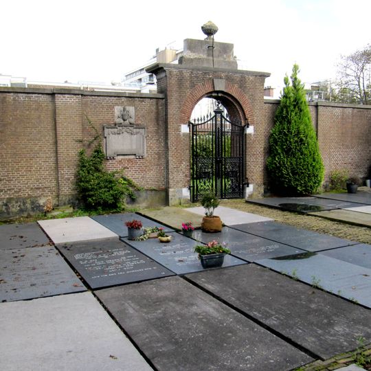 Ter Navolging Cemetery, Scheveningen