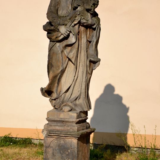 Socha svatého Jana Nepomuckého v Riegrově ulici v Chomutově