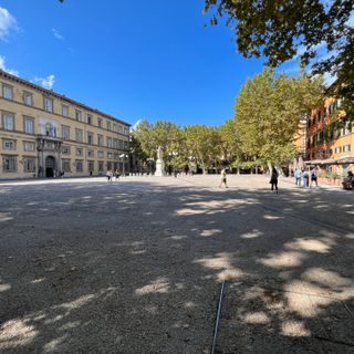 Piazza Napoleone