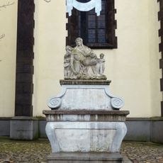 Kříž u kostela na Náměstí Jana Žižky v Táboře