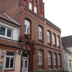 Frau-Clara-Straße 6