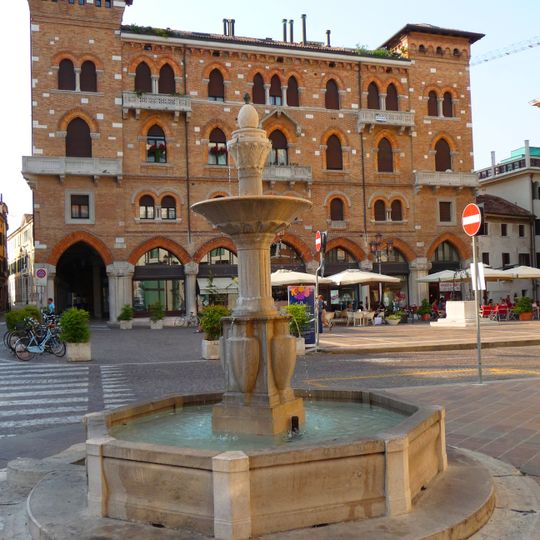 Fontana di piazza San Vito