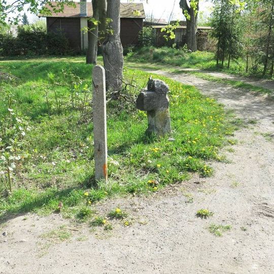 Smírčí kříž v Palackého ulici v Kamenickém Šenově