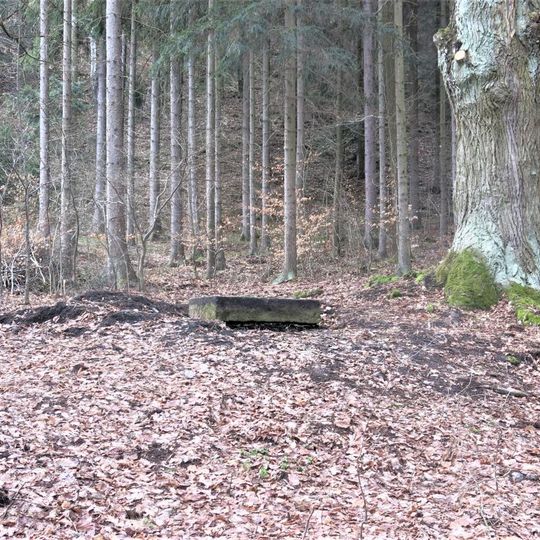 Kříž u lesní cesty jihozápadně od Jílového