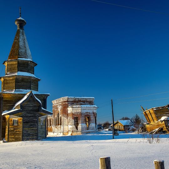 Погост Рато-Наволок - комплекс деревянных церквей )
