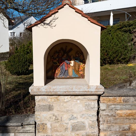 Kreuzwegstation Wilhelm-Doles-Straße 3; Wilhelm-Doles-Straße 5 in Eibelstadt