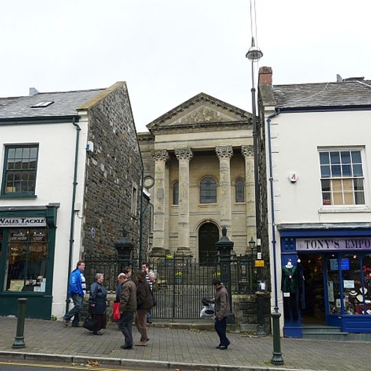 Gates, gateposts and railings to English Baptist Church