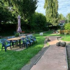 Minigolfanlage im Steinbruch