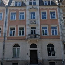 Mietshaus in geschlossener Bebauung Alexander-Puschkin-Platz 2e