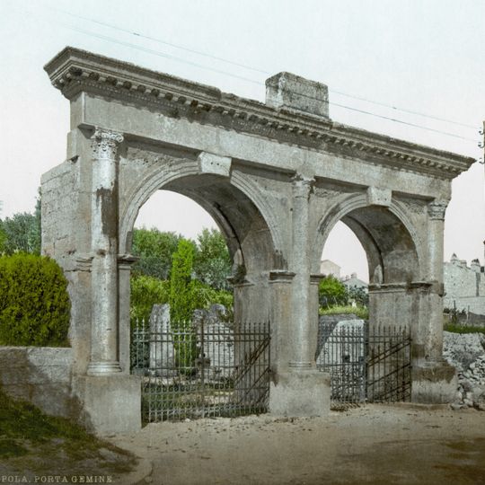 Porta Gemina