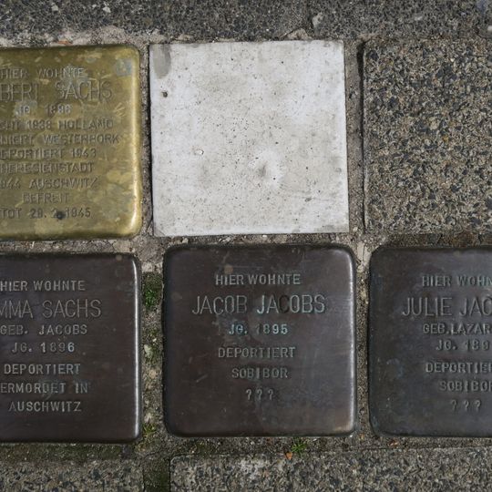 Stolperstein en memoria de Julie Jacobs