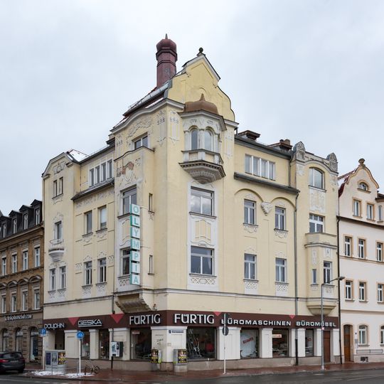 Wohn- und Geschäftshaus