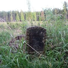 Pomník jižně od Lhůty