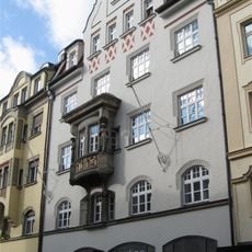 Wohn- und Geschäftshaus