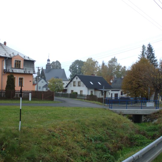 Most přes Milotický potok proti čp. 106 v Miloticích nad Opavou