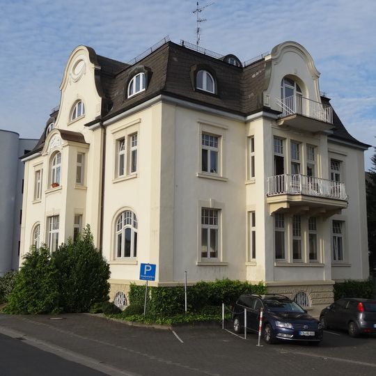 Villa des Schuhfabrikanten Rumpf mit Fabrikationsgebäuden