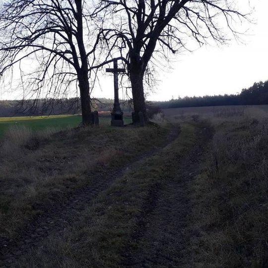 Kříž jižně od Líšnice