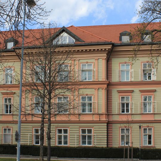 Klagenfurt, Viktringer Ring 30