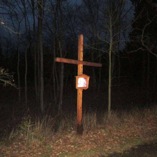 Kříž východně od Plas u Staré cesty