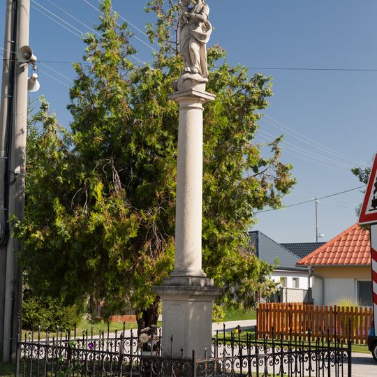 Mariánsky stĺp, stĺp s architektúrou