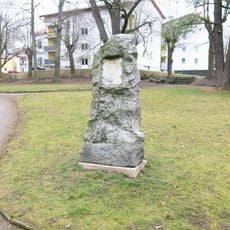 Pomník nejasného účelu v Rývových sadech v Turnově