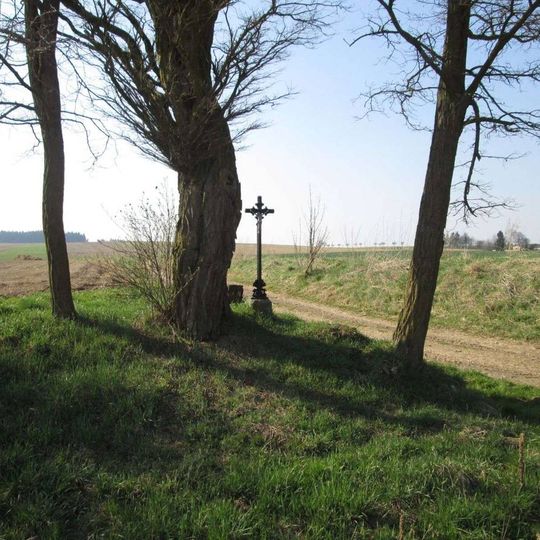 Kříž jižně od Bořetína