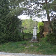 Kříž naproti zastávce autobusu v Libovicích