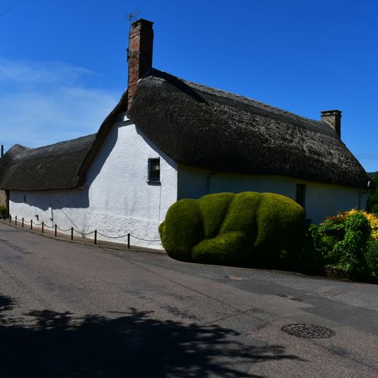 Higher Griggs  Outhouses At Higher Griggs