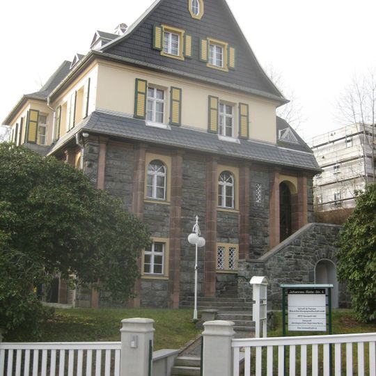 Villa mit Garten und Einfriedung Johannes-Reitz-Straße 6