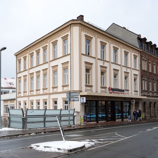 Wohn- und Geschäftshaus