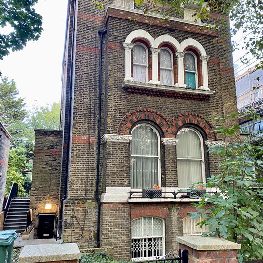 84, Highbury New Park