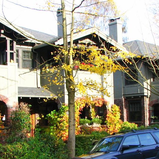 Elm Street Apartments