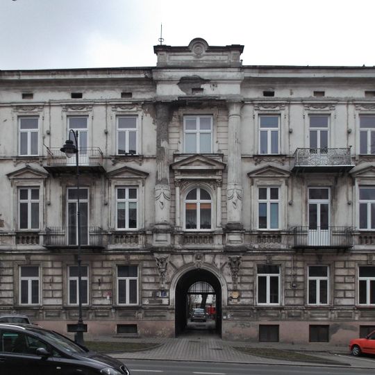 Kamienica przy Alei 3 Maja 17