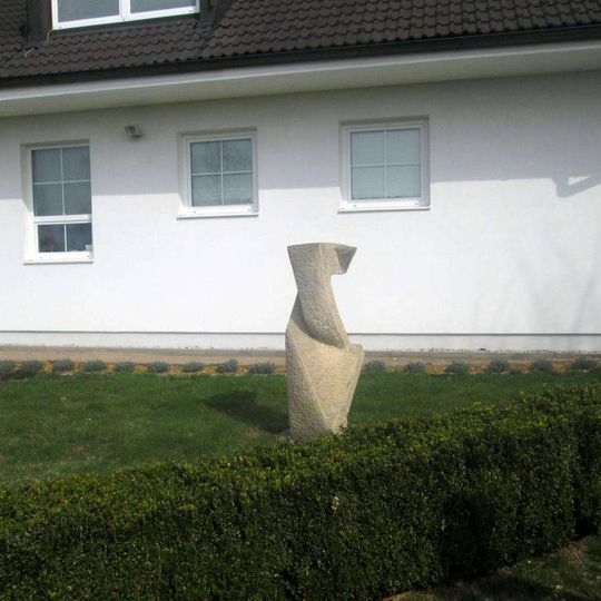 Plastika v Nepomuku u ulice Na Vinici